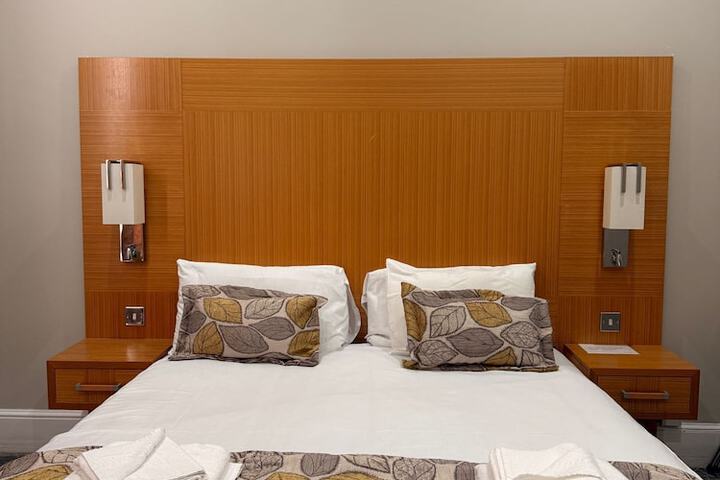 Room 32 of 64