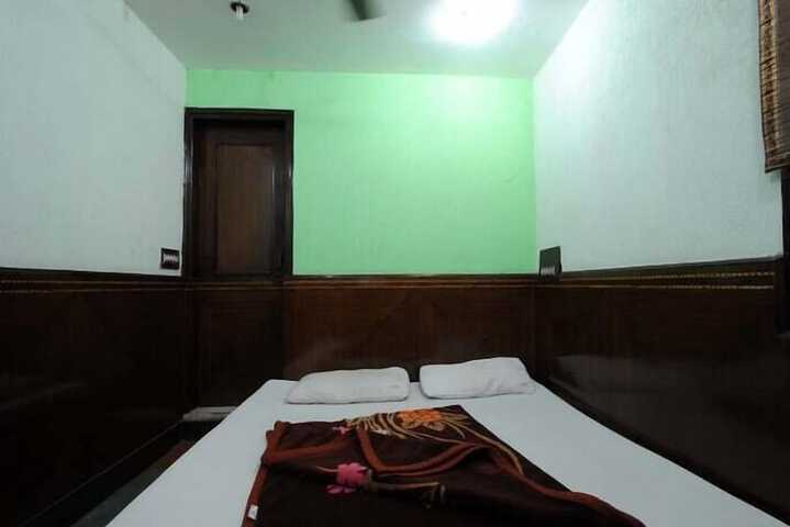 Room 10 of 11