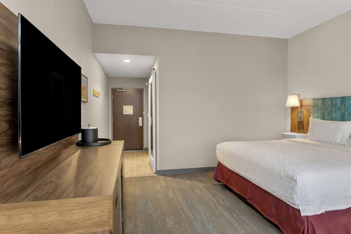 Room 7 of 44