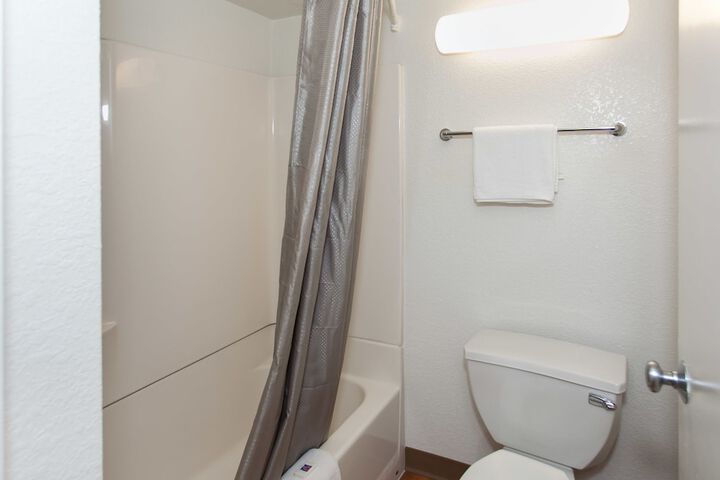 1 King Bed | Premium Refrigerator | Near Los Angeles International Airport (12 of 12)