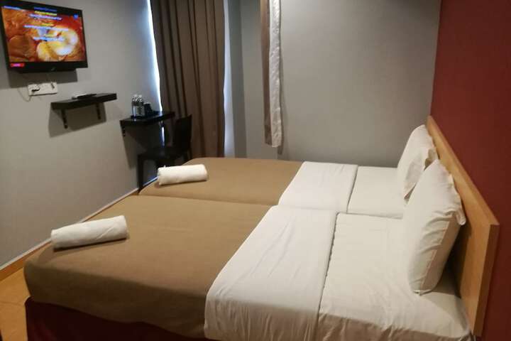Room 4 of 39