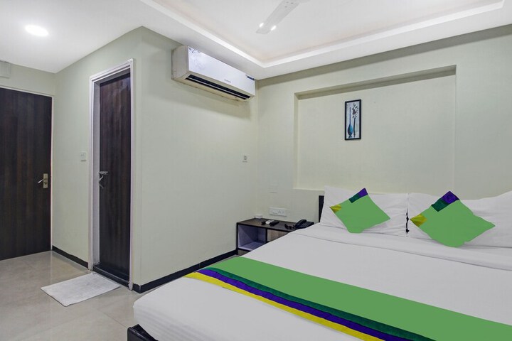 Room 28 of 40