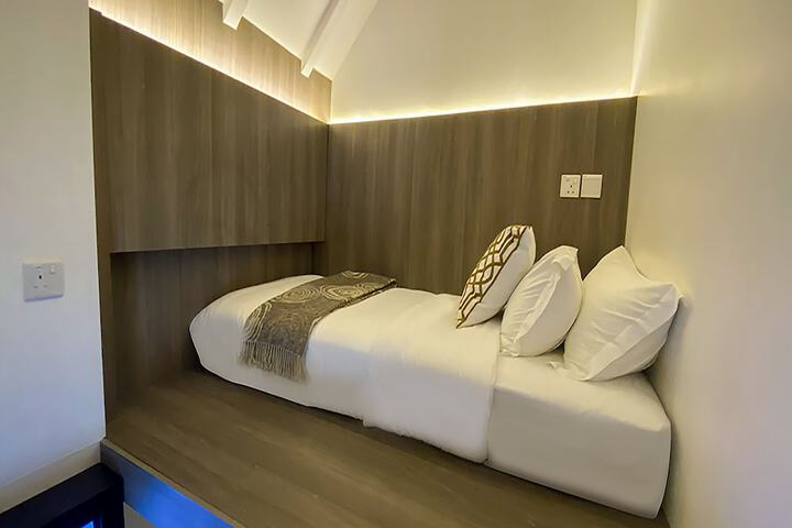 Room 80 of 180