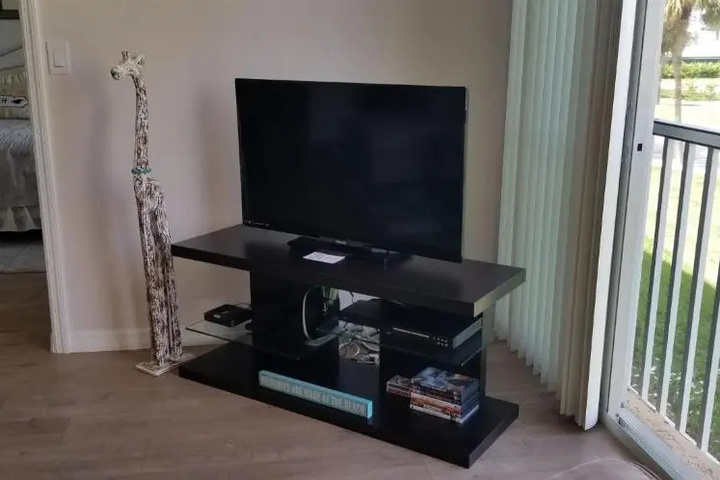Room 4 of 14