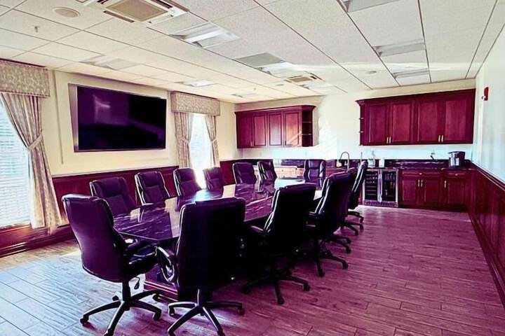 Business Center 8 of 8