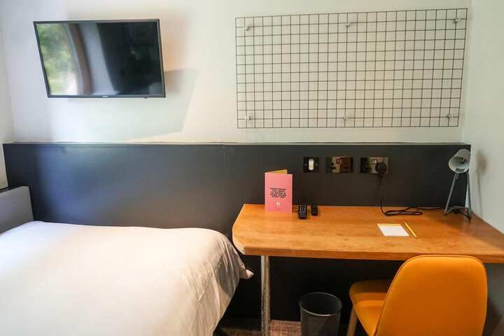 Room 15 of 54