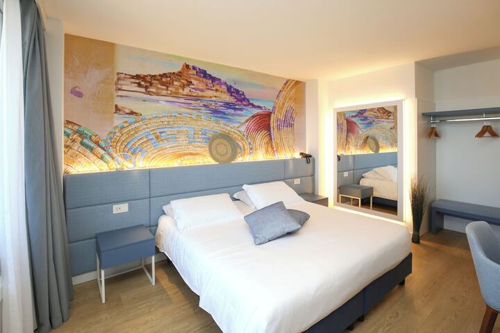 Room 101 of 221