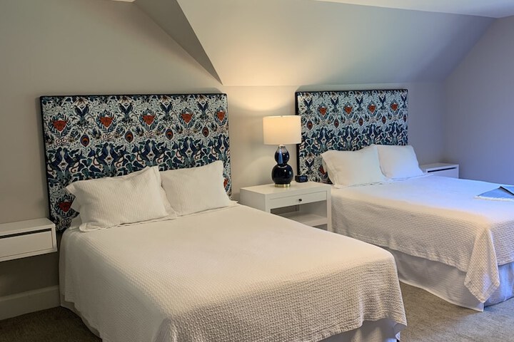 Room 27 of 42