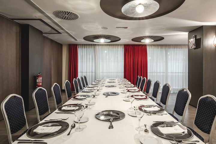 Banquet hall