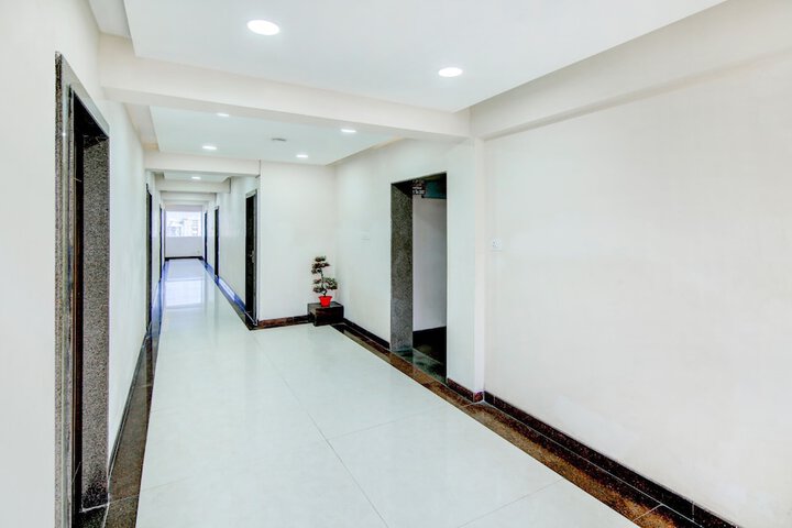 Ballroom/Hall 53 of 68