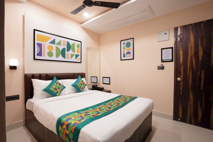 Room 8 of 33