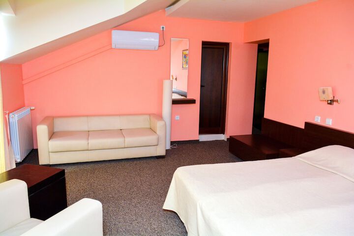 Room 26 of 46