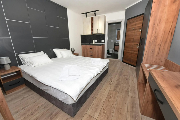 Room 3 of 11