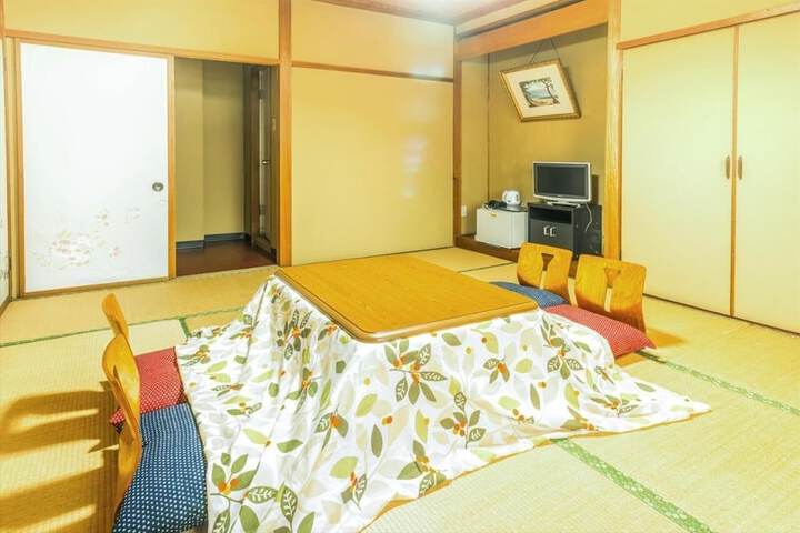 Room 16 of 34
