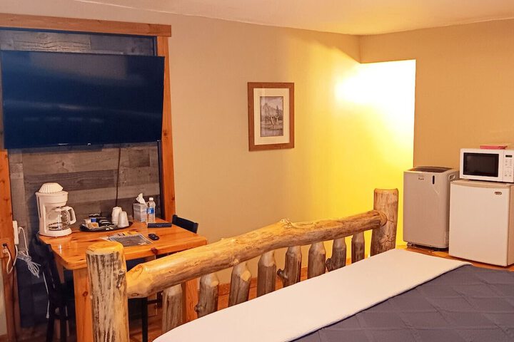 Room 10 of 20