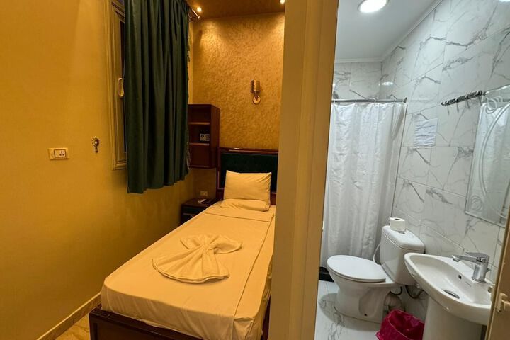 Room 42 of 137