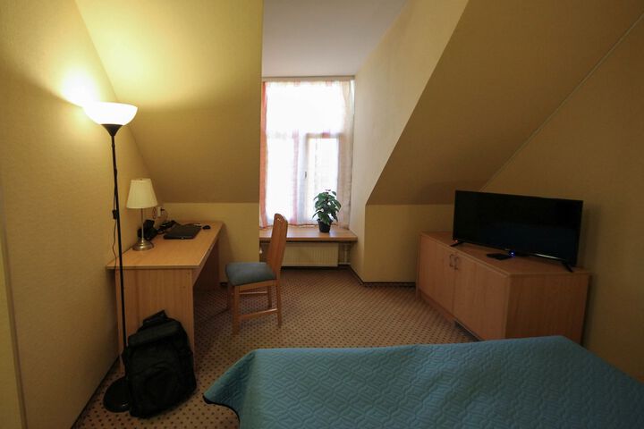 Room 37 of 72