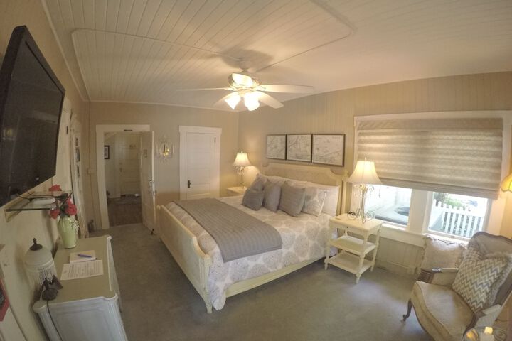 Room 8 of 53