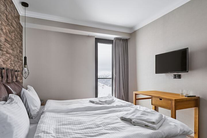 Room 10 of 92