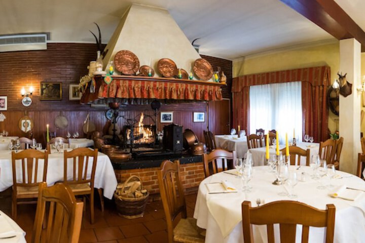 Dining 29 of 46