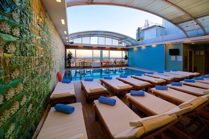 Pools & Facilities