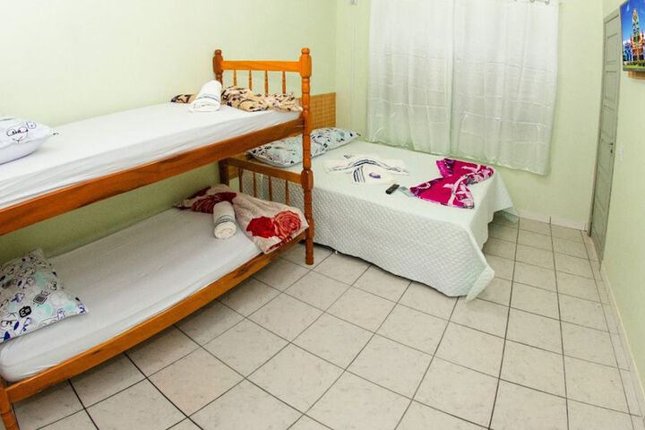 Room 10 of 16