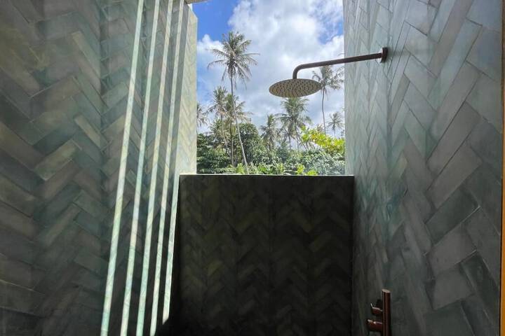 Room 10 of 60