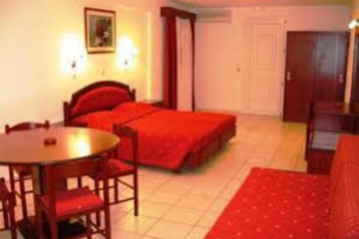 Laka Studios & Suites