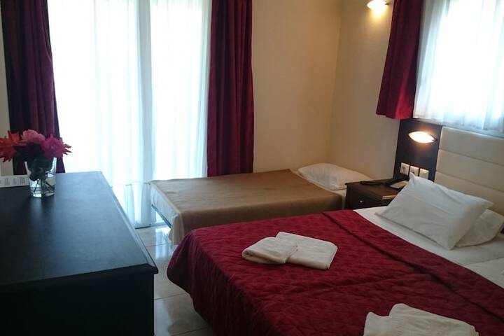 Room 4 of 11