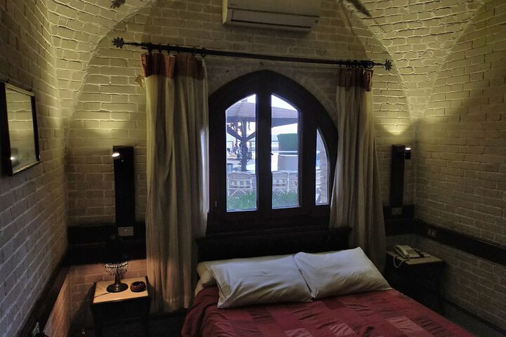 Room 21 of 43