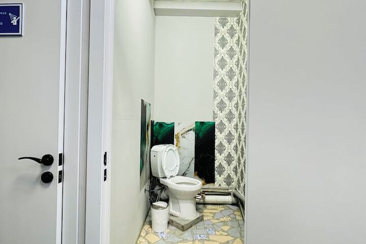 Room 10 of 20