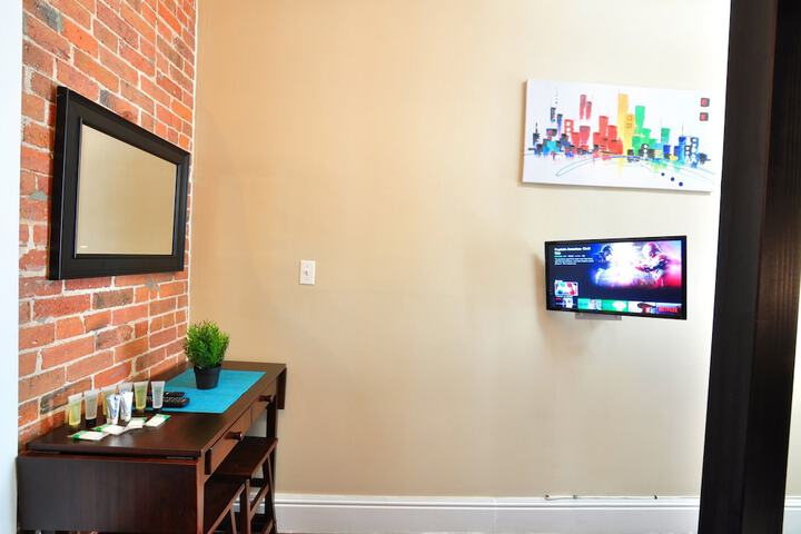 Room 51 of 214