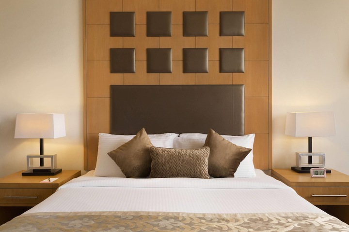 Room 18 of 65
