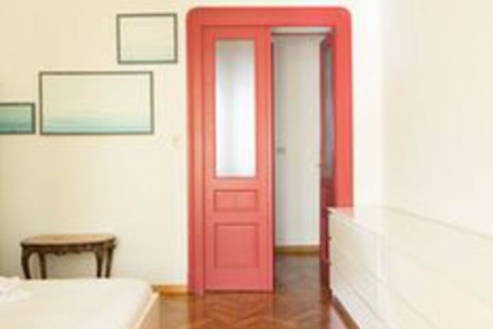 Room 6 of 19