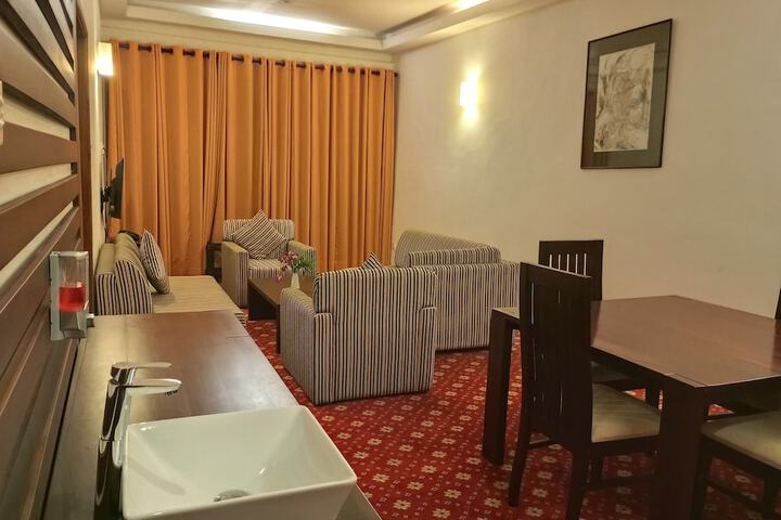 Room 12 of 46