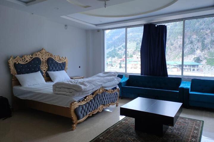 Room 15 of 18