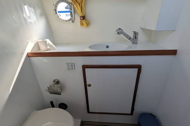 Room 165 of 207