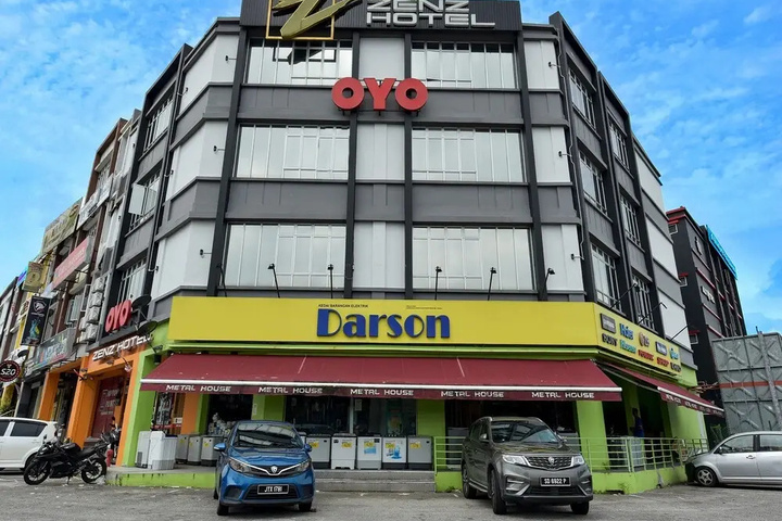 Image of Spot on 90705 Zenz Hotel
