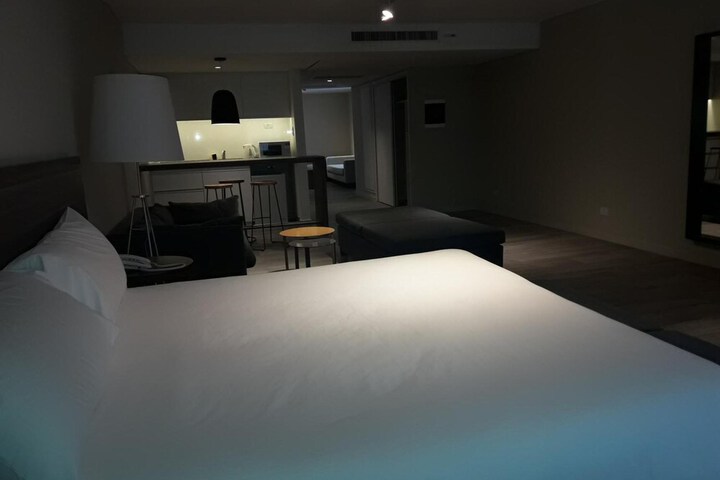 Room 10 of 48