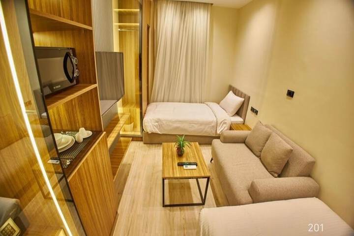 Room 5 of 101