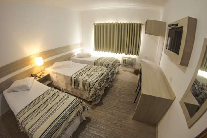 Room 9 of 37