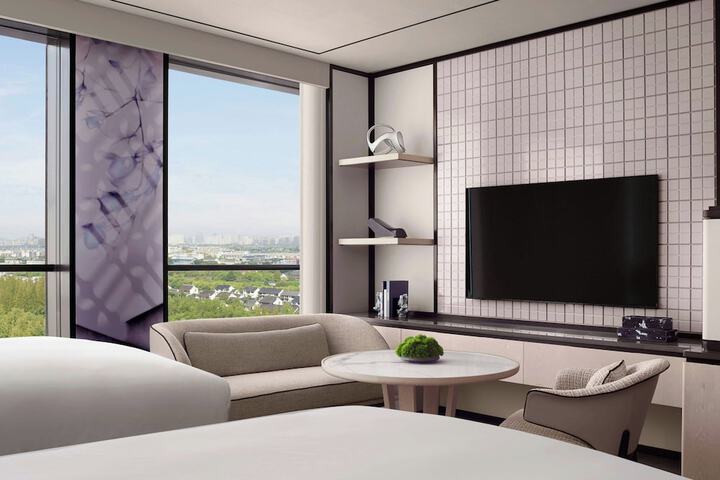 Room 19 of 122