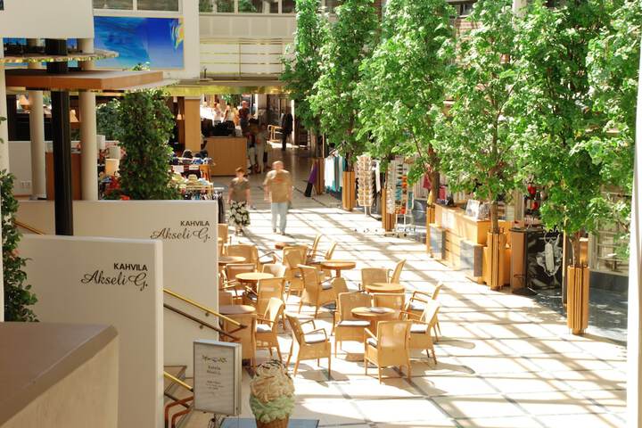 Entrance & Lobby