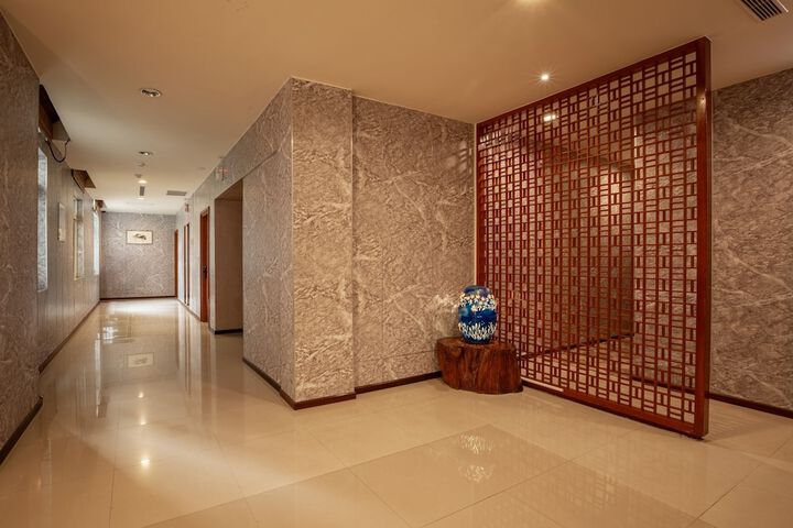 Ballroom/Hall 63 of 70