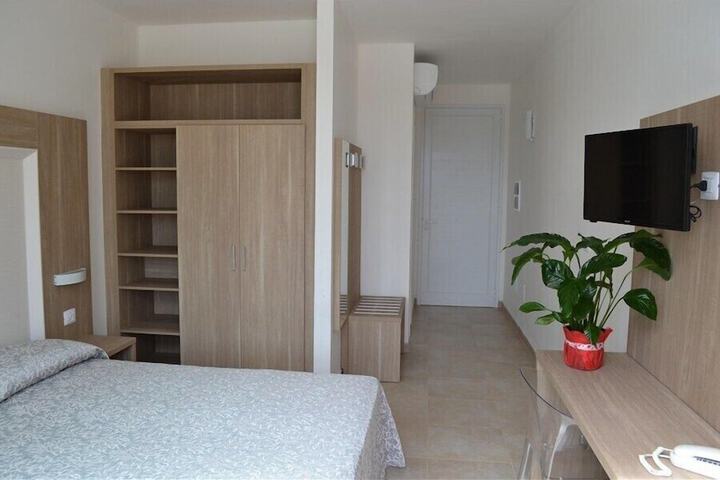 Room 7 of 55