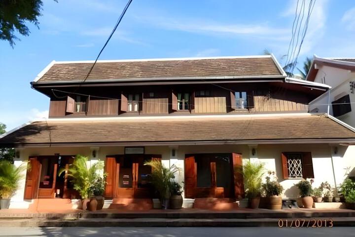 Mekong Holiday Villa by Xandria Hotel