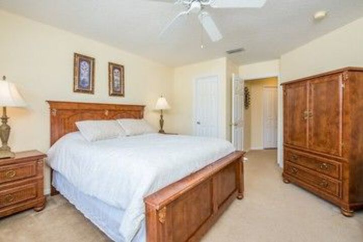 Room 11 of 30