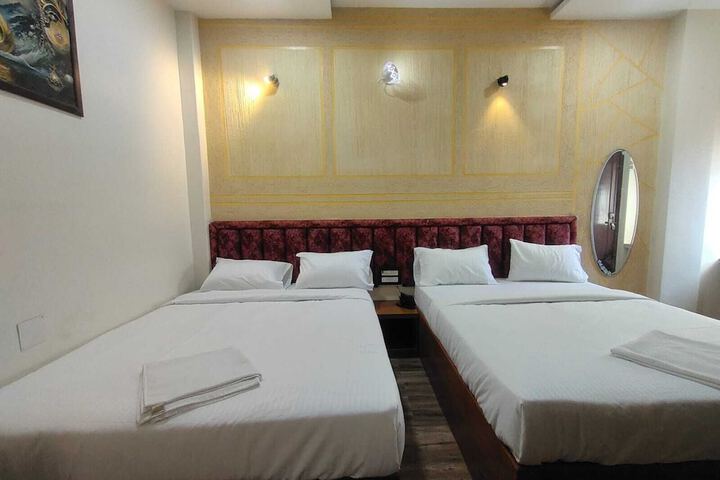Room 6 of 15