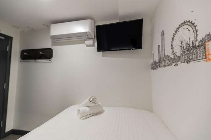 Room 35 of 59