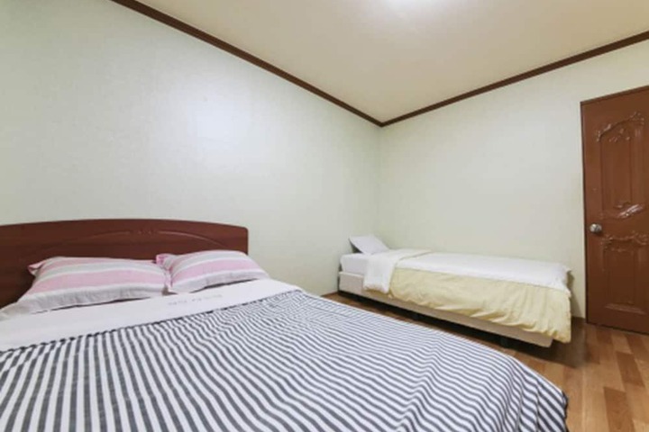 Room 6 of 29